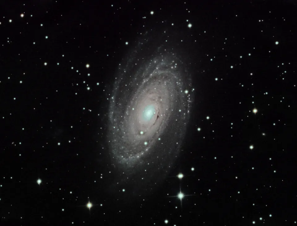 Bode's Galaxy: astrophotograph by Pete Lawrence