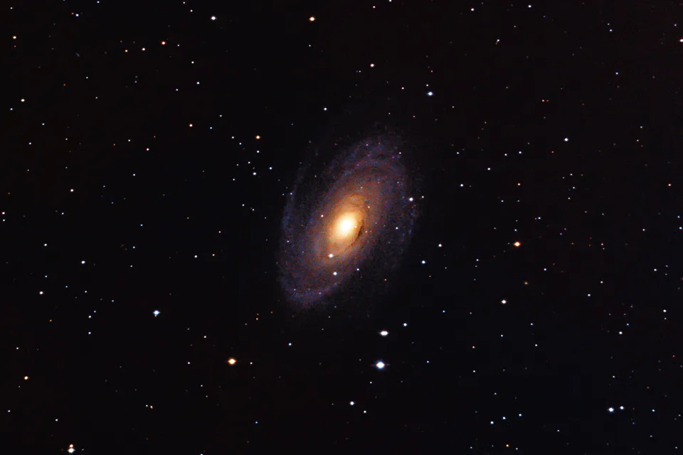 Bode's Galaxy: astrophotograph by Pete Lawrence
