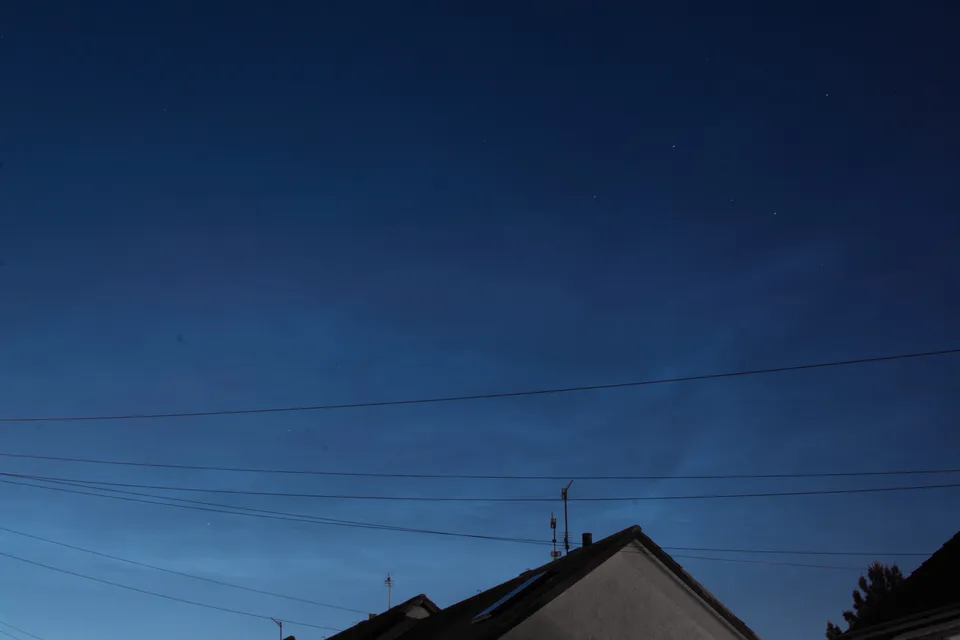 Noctilucent Cloud: astrophotograph by Pete Lawrence