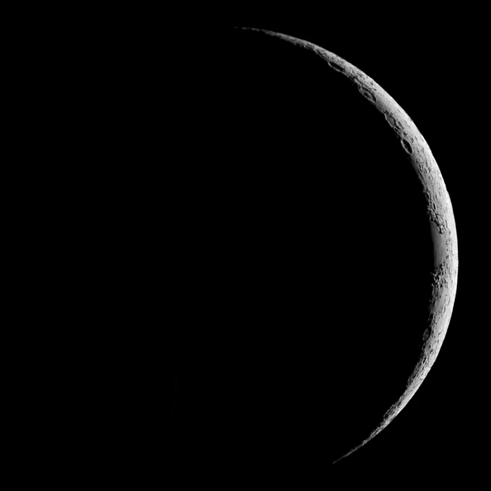 The Moon (6% Illumination): astrophotograph by Pete Lawrence