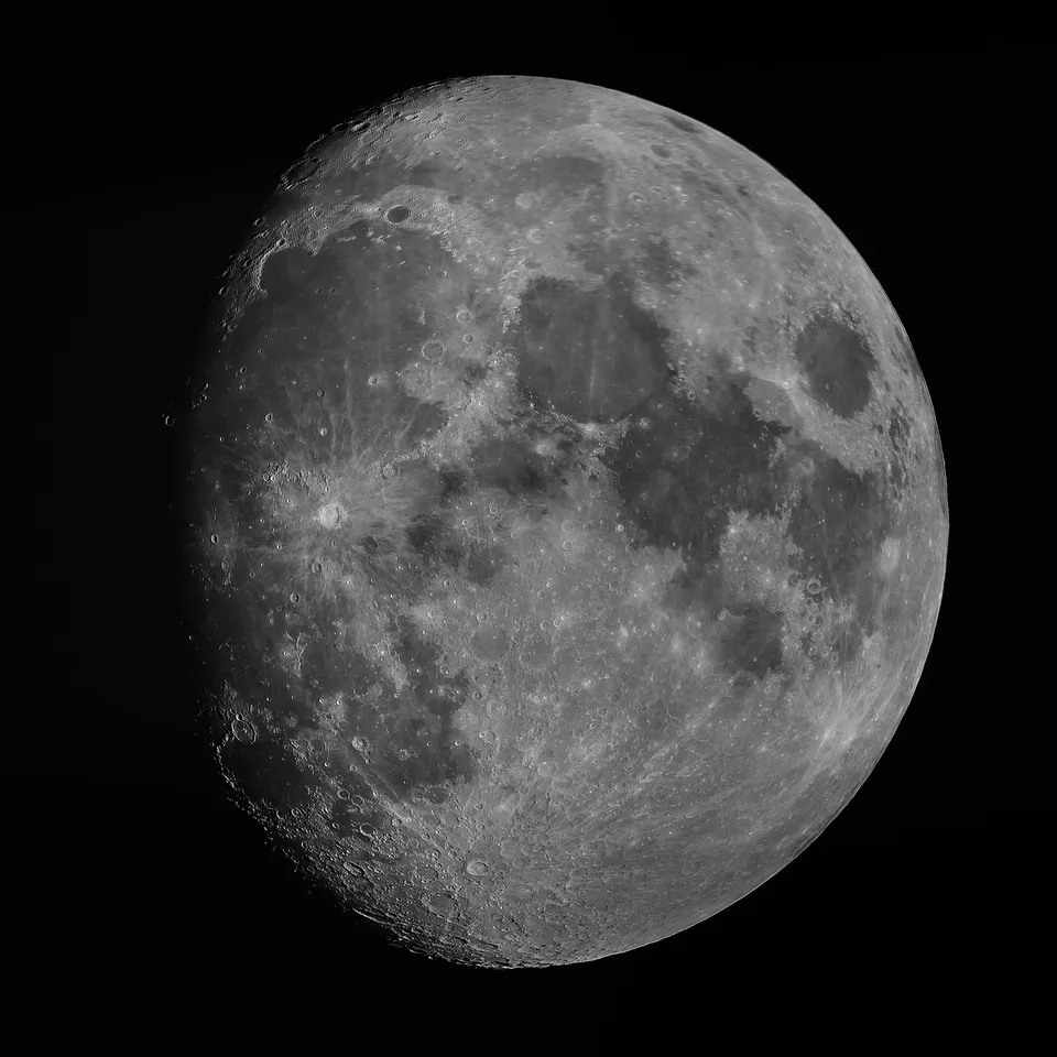 The Moon (87% Illumination): astrophotograph by Pete Lawrence