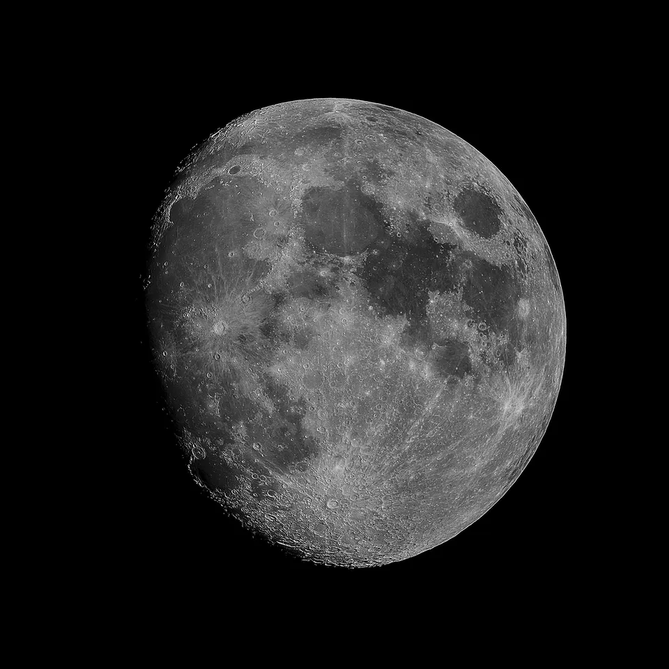 The Moon (88% Illumination): astrophotograph by Pete Lawrence